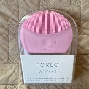 FOREO Luna Mini 2 Skincare Device - Light Pink